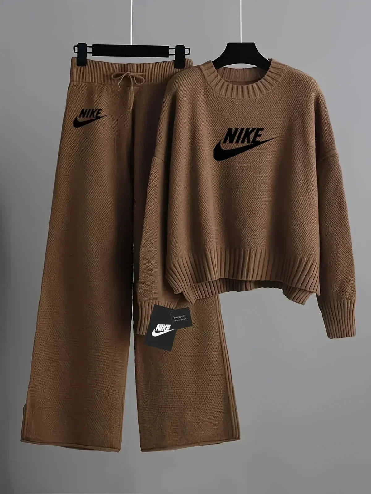 NK-Black women's matching set with a cropped top and trousers